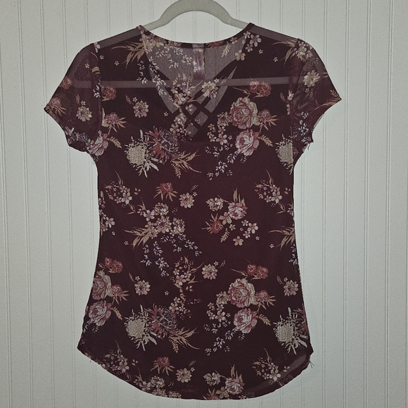 Flowered top - Picture 2 of 3